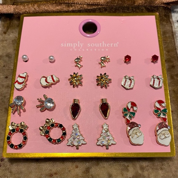 Simply Southern 12 pairs of Holiday Earrings. New - Picture 2 of 4